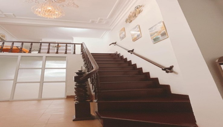 Cho thuê nhà Ngõ Ô tÔ Hoàng Quốc Việt- Cầu Giấy DT 60 m2 - 4 tầng -Giá 30 Triệu (CTL)